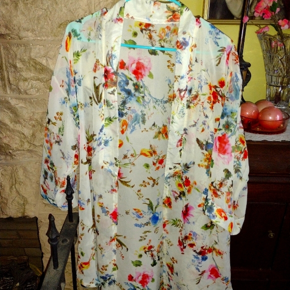 Tops - Beautiful cover up